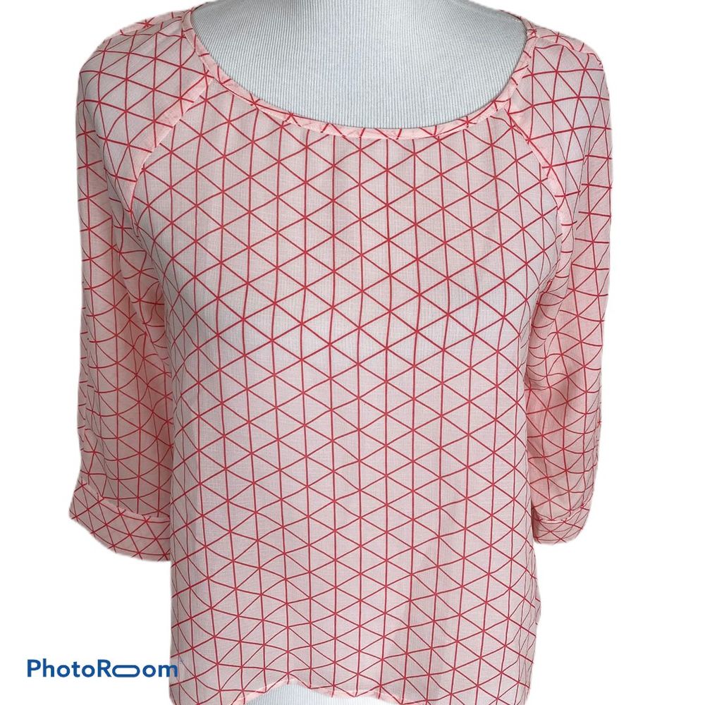 BB Dakota sheer boatneck triangle print top Small